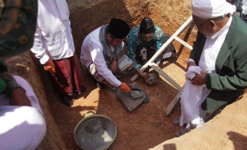 Deru Tetap Larang Bangun Masjid Minta Sumbangan di Jalanan