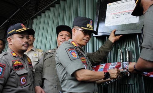 Tolak Gunakan E-Tax, Bakso Granat Mas Aziz Disegel BPPD Palembang