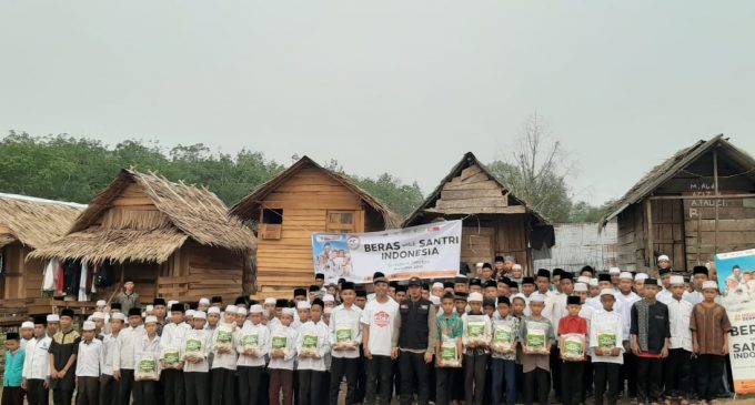 Kondisi Ponpes Memprihantikan, ACT Sumsel Berikan 1 Ton Beras Untuk Santri di Ujung Tanjung