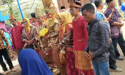 Keluarga Besar IWO Muara Enim Hadiri Undangan Pernikahan Anak Dari Ansori Anggota IWO Muara Enim