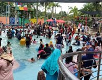 Pengunjung Fantasi Island Dihibur Music Live