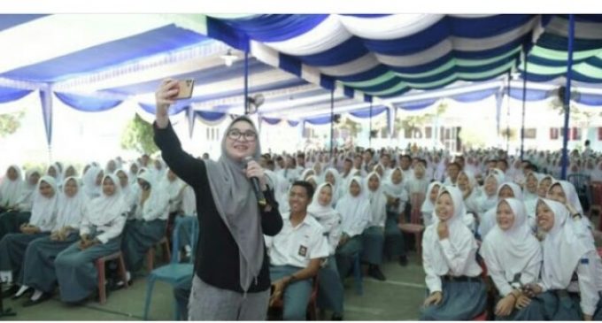 Anggota DPD RI Amaliah Sobli Sosialisasikan 4 Pilar Kebangsaan di Depan Ratusan Pelajar SMA N I Tanjung Raja