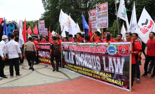 Pemkab Muara Enim Terima Perwakilan Demonstran Menolak Omnibus Law