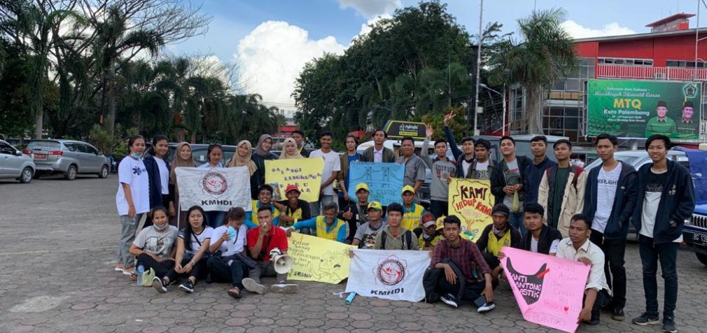 Aksi KMHDI Sumsel Bersih – Bersih Sampah Plastik di Area Monpera dan Ampera