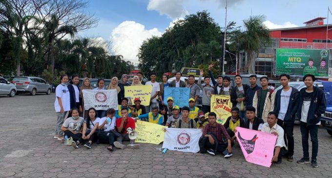 Aksi KMHDI Sumsel Bersih – Bersih Sampah Plastik di Area Monpera dan Ampera