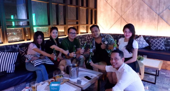 The Zuri Hotel Palembang Hadirkan Doodle For Love di Sky Lounge 25th Floor