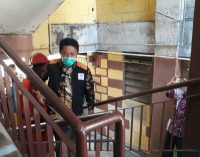 Rusun Ilir Barat Disemprot Disinfektan