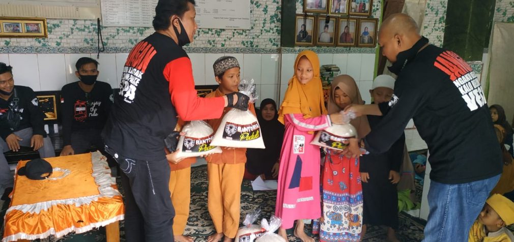 Anniversary Perdana, BANTORIA Bagikan Bantuan 870 Kg Beras