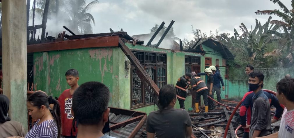 Diduga Konsleting Listrik, Satu Rumah Hangus Terbakar