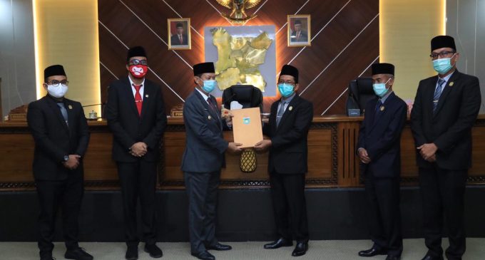 Rapat Paripurna, Anggota Dewan Kota Prabumulih Sampaikan Hasil Kerja Reses