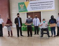 Wako Prabumulih Serahkan Kunci Rumah Secara Simbolis