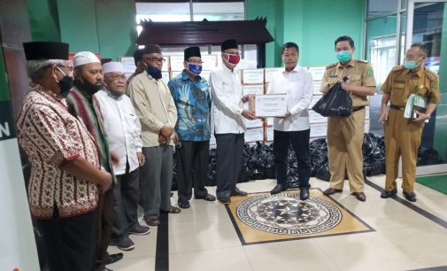 100 Marbot Masjid di Palembang Dapat Bantuan Sembako