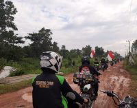 ACT Sumsel – Bikers Bejibaku di Desa Tanpa Listrik Bagikan 50 Paket Pangan Untuk Warga