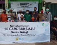 10 UMKM Terima Bantuan Gerobak Laju