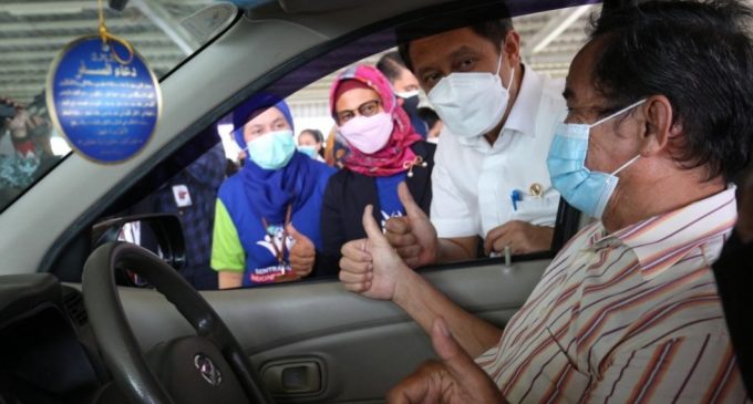 XL Axiata – UI – RSUI Gelar Sentra Vaksinasi Drive Thru  Pertama di Depok