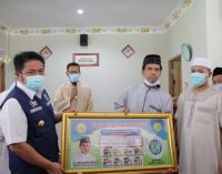 Dipenghujung Ramadhan, Herman Deru Resmikan Masjid di Kecamatan Sako