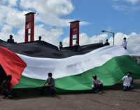 ACT MRI Palembang Gelar Aksi Kibarkan Bendera Raksasa Palestina – Indonesia di BKB