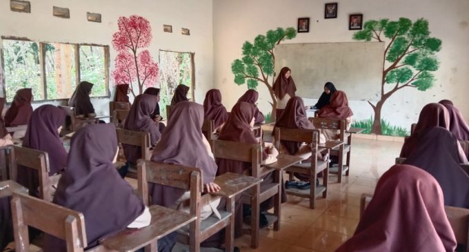 Tradisi Gotong Royong di Pondok Pesantren Al-Rozi