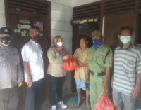 Konsistensi Program Jum’at Berkah Lurah Muntang Tapus, Bagikan Sembako Kepada Warga Tak Mampu