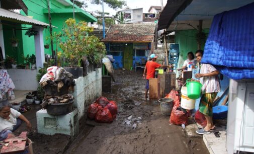 Respon Cepat Banjir Bandang Malang, ACT dan Relawan Muda Sumsel Gelar Aksi Kepedulian