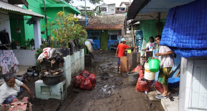 Respon Cepat Banjir Bandang Malang, ACT dan Relawan Muda Sumsel Gelar Aksi Kepedulian