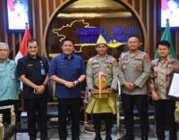 Terima Kalpataru Tingkat Nasional, AIPDA Dodi Dihadiahi Umroh Oleh Herman Deru