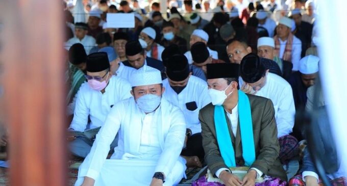 Gubernur Sumsel Shalat Ied Berjemaah di Masjid Agung Palembang