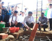HD Letakan Batu Pertama Tanda Dimulainya Perluasan Masjid Al Amin Desa Perajin