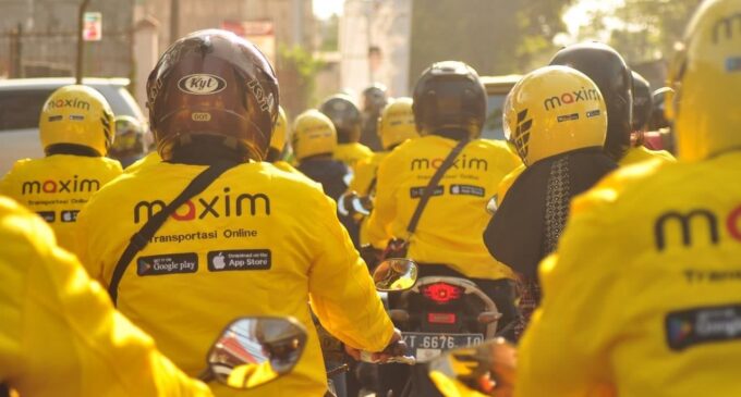 Maxim Berikan Santunan Rp 10 Juta Kepada Pengemudi Yang Mengalami Kecelakaan di Palembang