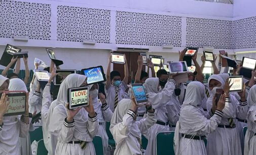 Edukasi Cinta Bangga Paham Rupiah Sasar SDI Al Azhar Cairo Palembang