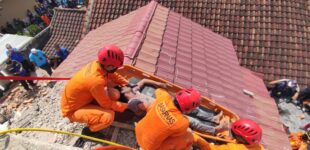 Basarnas Sumsel Berhasil Evakuasi Korban Tertimpa Bangunan Rumah