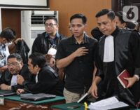 Eliezer Pilih Sidang Offline, Pengunjung Berikan Applause
