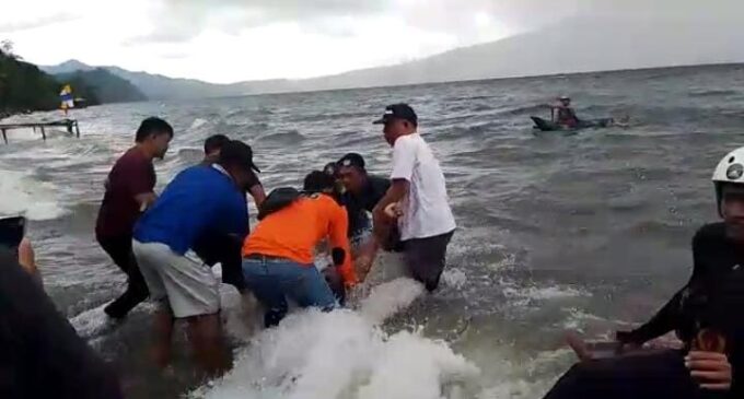 Tim SAR Temukan Jenazah Riko yang Tenggelam di Danau Ranau