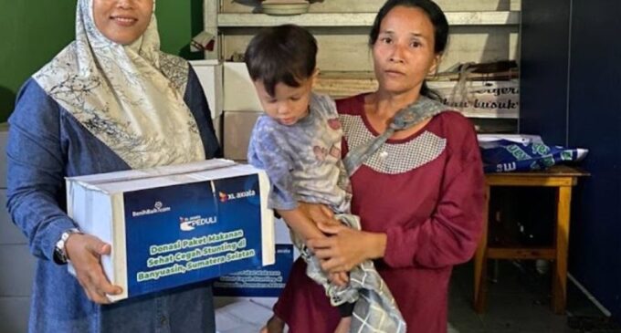 Dukung Cegah Stunting XL Axiata Bagikan Makanan Sehat di Banyuasin