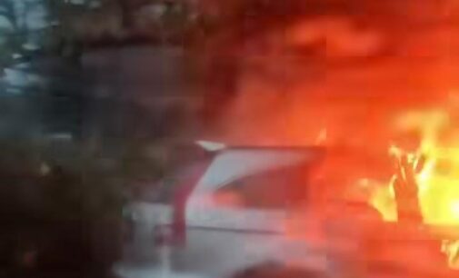 Honda CR-V Terbakar Ditengah Hujan Lebat