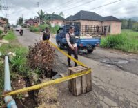 Polisi Pasang Police Line Dijalan Lintas Pagar Alam-Empat Lawang