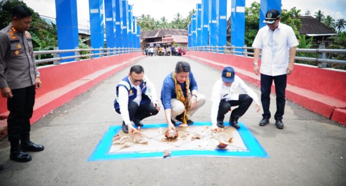 Gubernur Herman Deru Resmikan Jembatan Ayek Bayau
