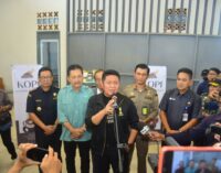 Sedih Indonesia Batal Jadi Tuan Rumah, Gubernur Sumsel Kenakan Jaket Hitam Berlogo Piala Dunia