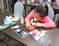 Harper Palembang Bagi – Bagi Hadiah untuk Anak – Anak Challenge Melukis Telur