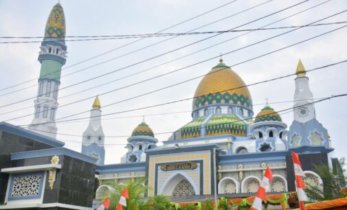 Megahnya Masjid Raya Abdul Kadim Desa Epil Muba Buat Herman Deru Takjub