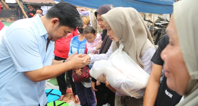 Feby Deru Tinjau Kondisi Korban Kebakaran Sekaligus Serahkan Bantuan