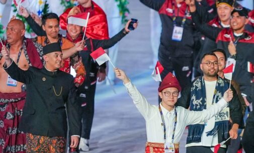 HD Bangga ketua kontingen Indonesia Promosikan Baju Adat Sumsel Pada Defile Opening Ceremony SEA Games 2023