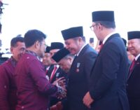 Herman Deru Dianugerahi Tanda Kehormatan Satyalancana Wira Karya dari Presiden RI