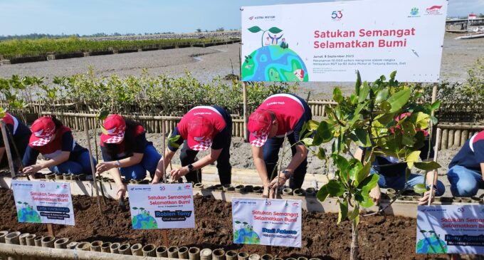 Semarak HUT ke-53 Tahun, Astra Motor Tanam 10.000 Bibit Mangrove 