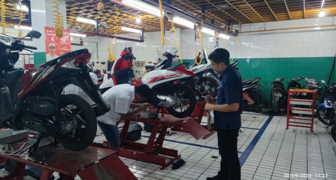 Astra Motor Sumsel Sertifikasi Mekanik Lulusan SMK TBSM Honda