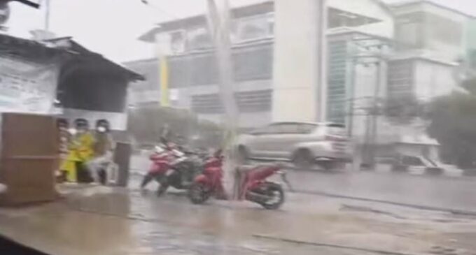 Alhamdulillah, Hujan Mengguyur Kota Palembang
