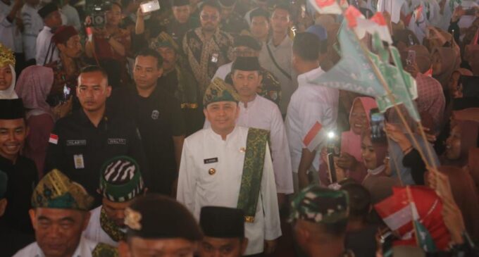 Pj Gubernur Agus Fatoni Bersama Menko PMK RI Hadiri Peringatan Hari Santri Nasional di Sumsel