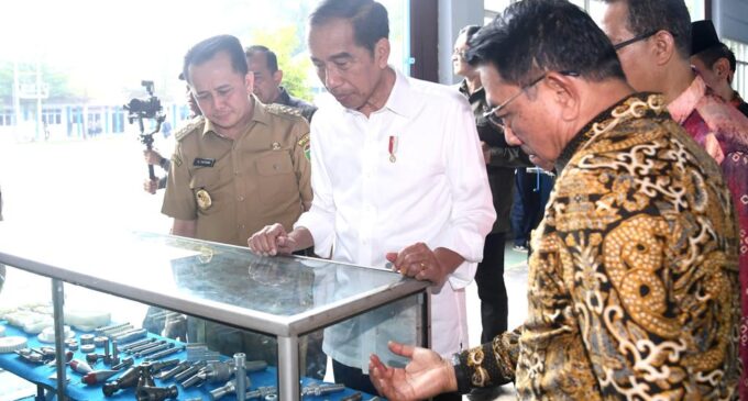 Presiden RI Jokowi Bersama Pj Gubernur Sumsel Agus Fatoni Tinjau SMKN 2 Palembang