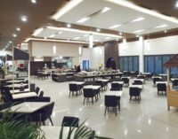 Harper Hotel Palembang Kembalikan Momen 90an di Malam Tahun Baru