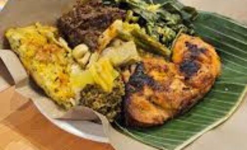 Kenapa Nasi Padang yang Dibungkus Porsinya Lebih Banyak ? Ini Jawabanya